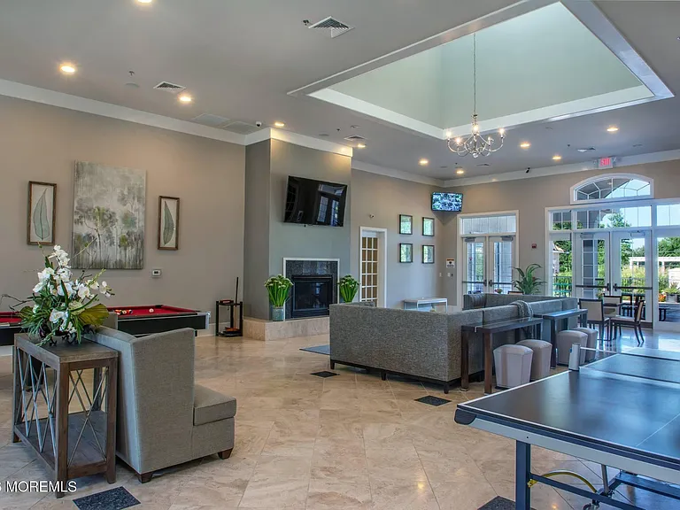 10 Deepwater Cir — Photo 38