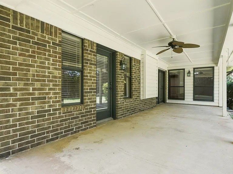 306 Dove Creek Trl — Photo 26