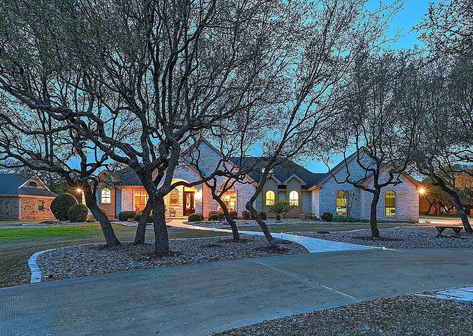 1st image of 205 Buena Vista Dr