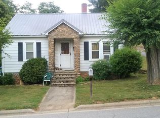 123 Holtzclaw St, Canton, NC 28716
