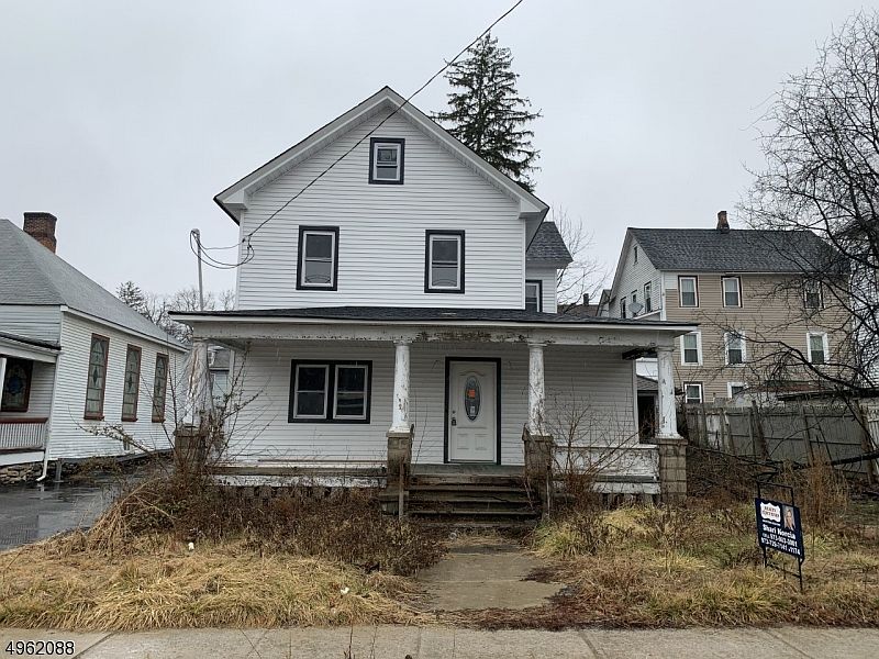 1st image of 9 Hamburg Ave