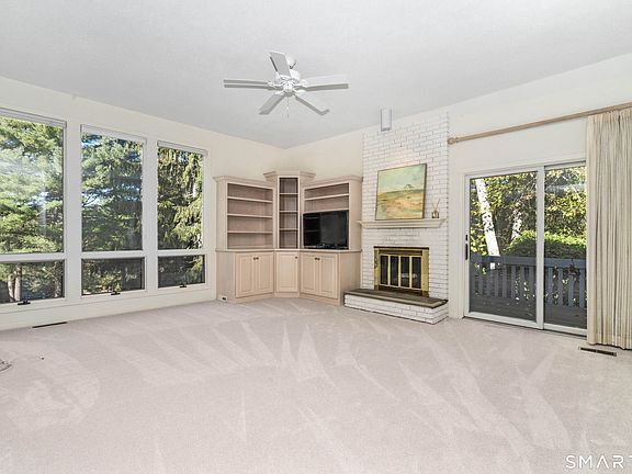 5th image of 7 Mulberry Lane #7
