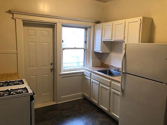 3rd image of 526 Park Ave APT 4W