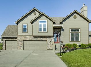 11106 N Manchester Ave, Kansas City, MO 64157