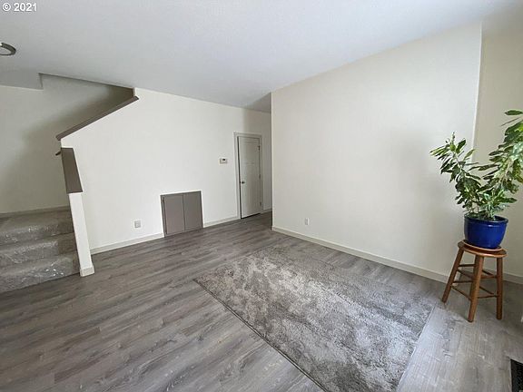 4th image of 2925 NE 115th Ave