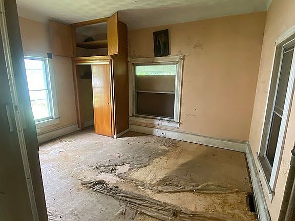 3rd image of 416 Langdon St
