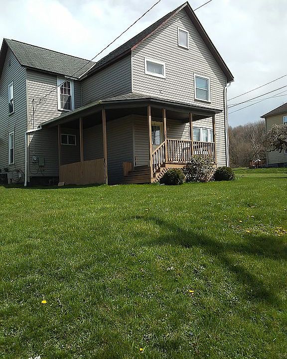 2nd image of 131 Main St