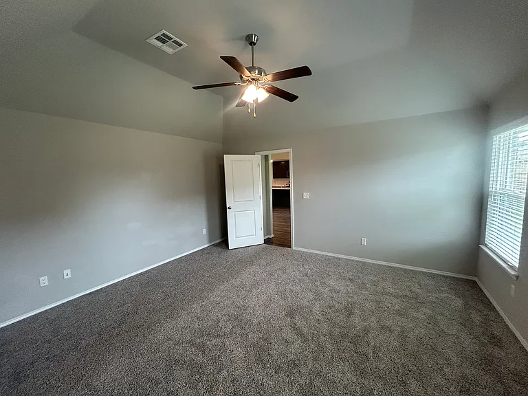 1502 E Utica Pl — Photo 21