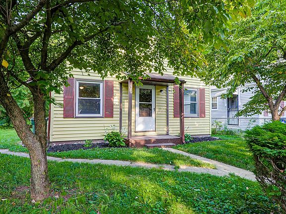 3rd image of 937 Seymour Ave