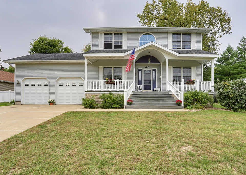1st image of 40 N Circle Dr