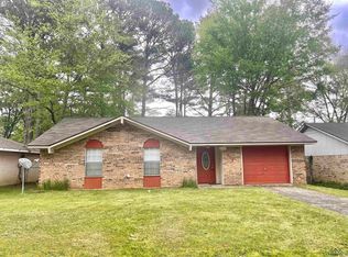 624 Wildrose St, Lone Star, TX 75668
