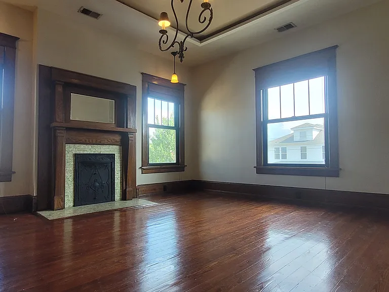 2106 Bailey Ave — Photo 3