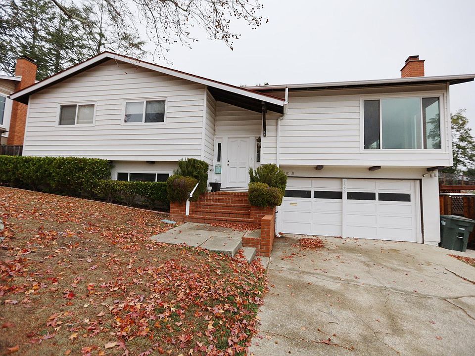 1st image of 3872 Vineyard Dr #1