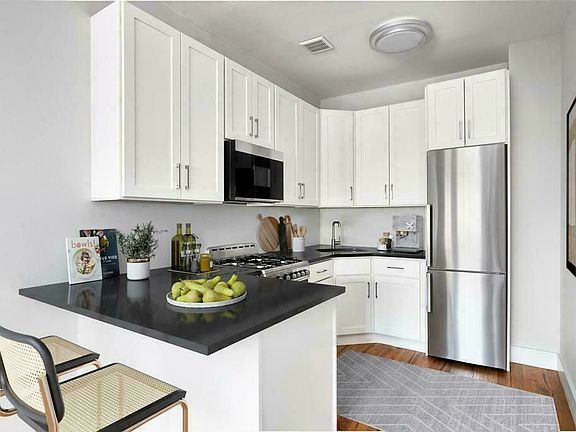 4th image of 379 Nostrand Ave