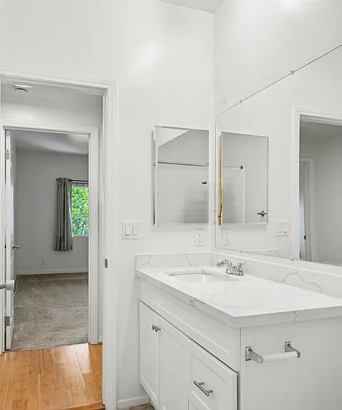521 Montana Ave #301 — Photo 16