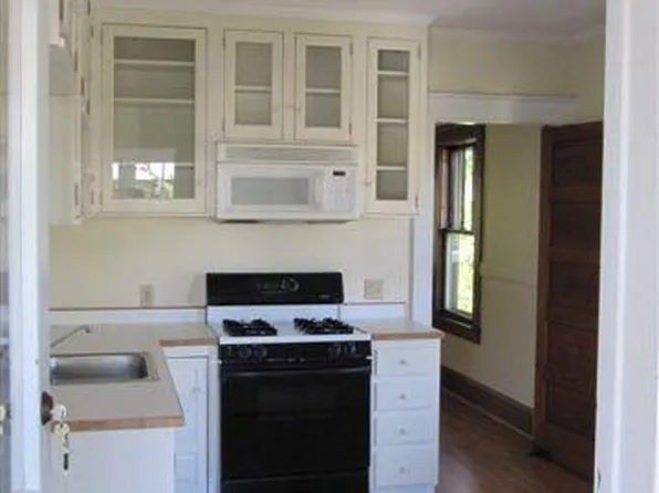 334 College St, Burlington, VT 05401