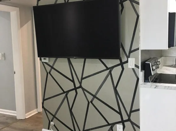 2741 NE 8th Ave APT 11, Wilton Manors, FL 33334