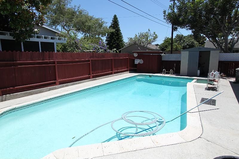 2nd image of 3024 Garfield Ave