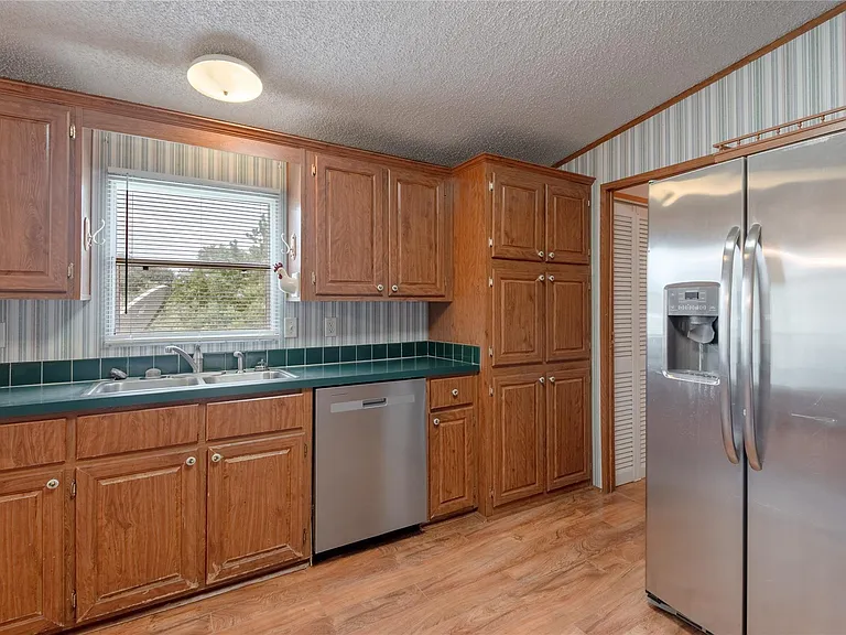 37 Riverside Ln #A — Photo 11