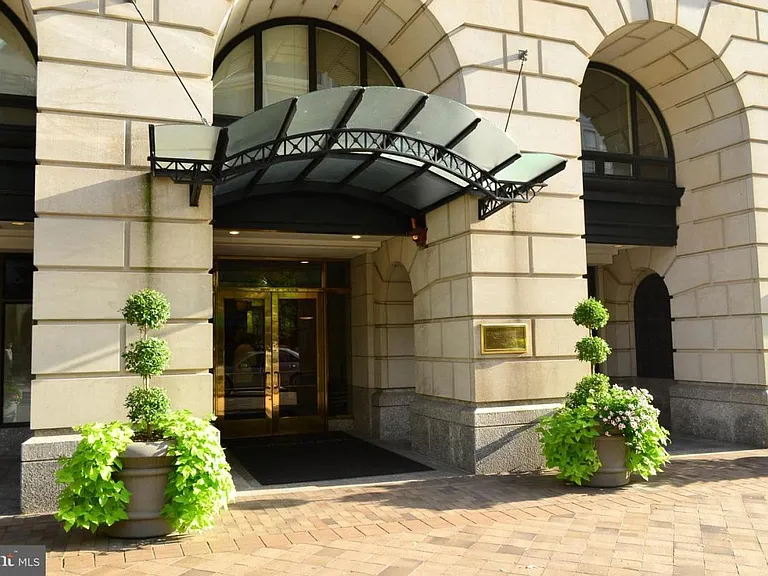 601 Pennsylvania Ave NW #408 — Photo 3