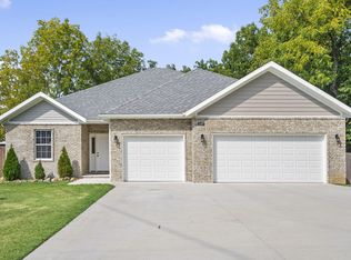 3397 N Kinzie Ave, Springfield, MO 65803