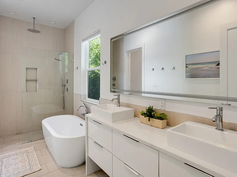 134 E Georgie St — Photo 10