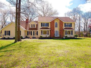 1 Red Fox Run, Manalapan, NJ 07726