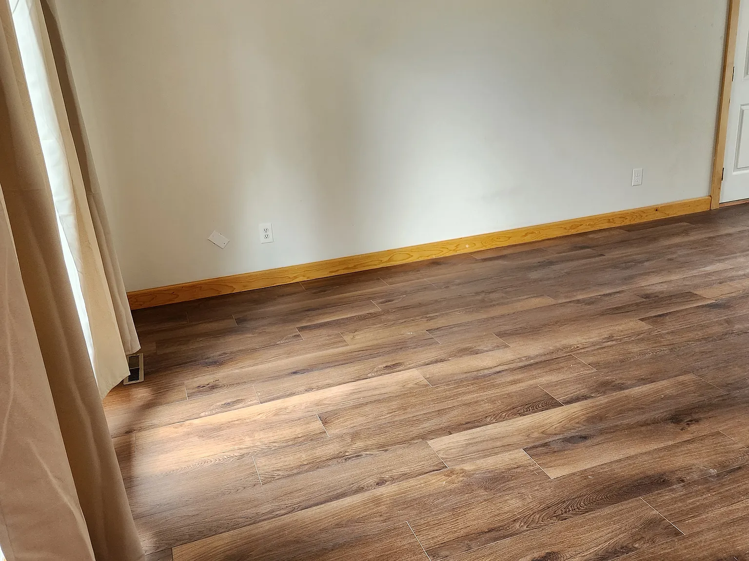 3 bed, 1242 sqft, $2,400 — Photo 3