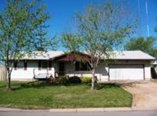 101 Beverly Ave, Newton, KS 67114