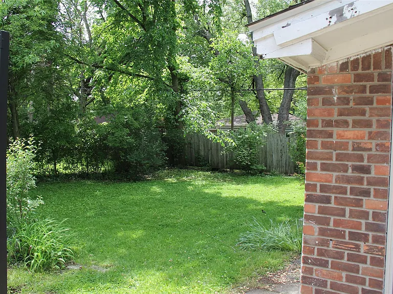 28051 Stuart Ave — Photo 5