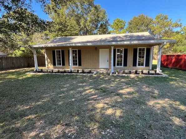 99 Ruston Rd, Carriere, MS 39426