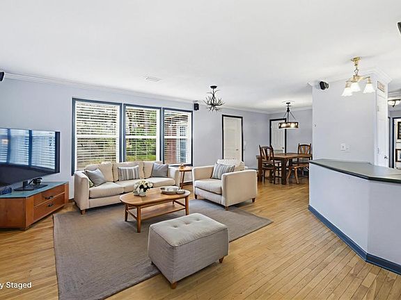 2nd image of 8010 Franklin Rd