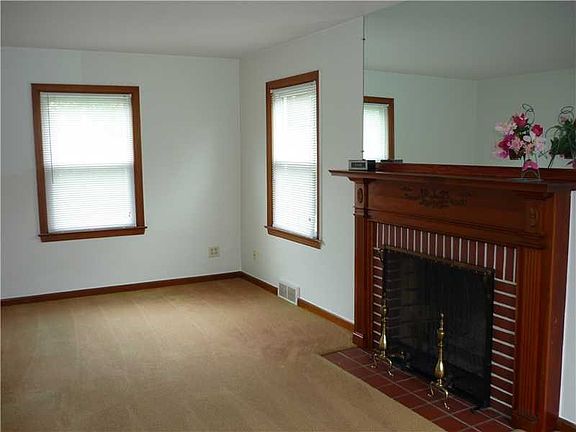 2nd image of 209 W Fairmont Ave