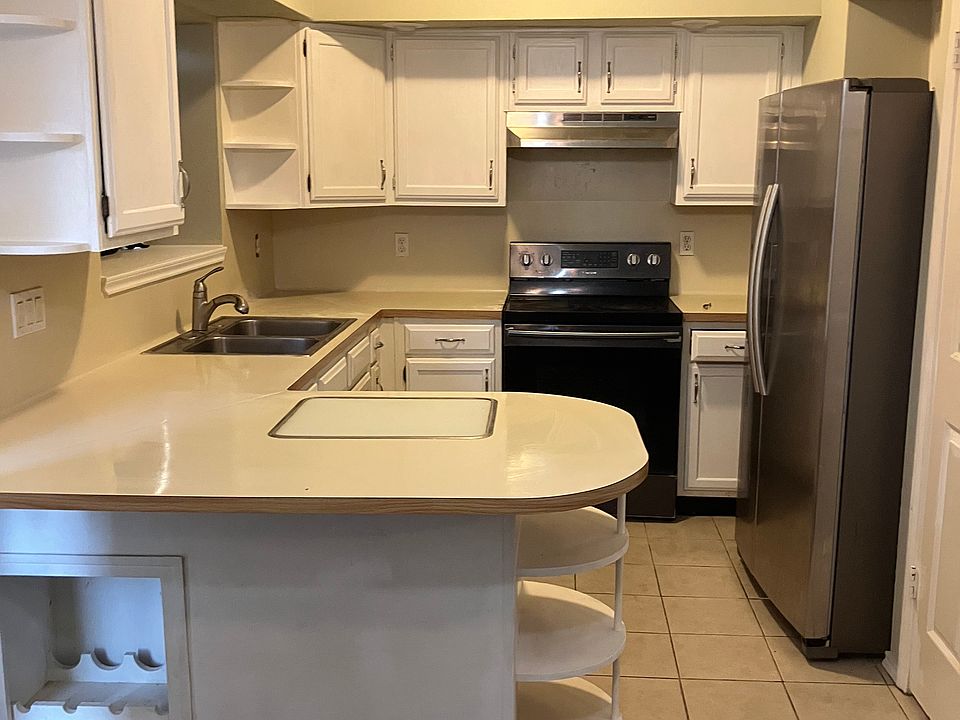 1st image of 7415 Fountaincrest Dr