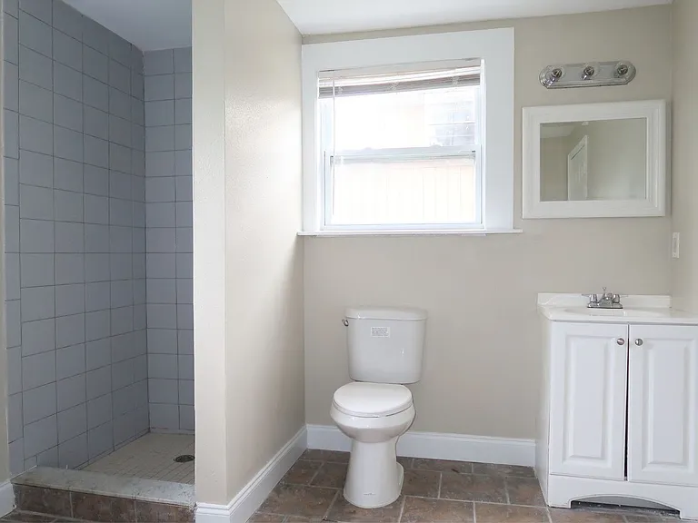 807 4th Ave SW — Photo 21
