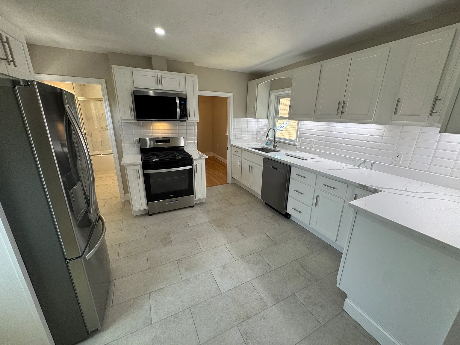 3 bed, 1100 sqft, $3,500 — Photo 1