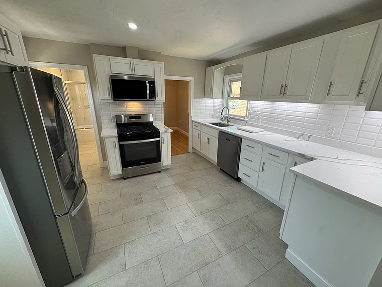237 N Main St #3 — Photo 1