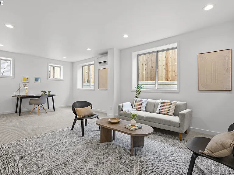 5353 SE Stark St — Photo 26