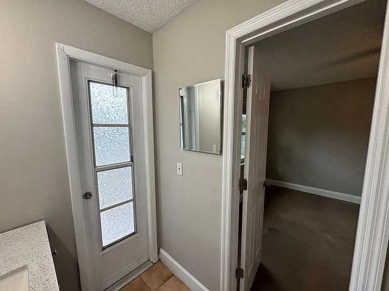 1199 Lawrence Ave — Photo 6