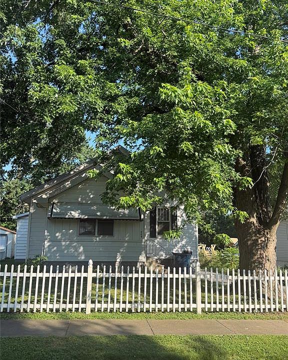 1st image of 404 S 4th St
