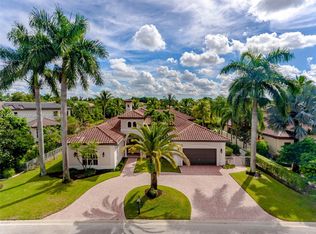 575 Enclave Cir W, Pembroke Pines, FL 33027