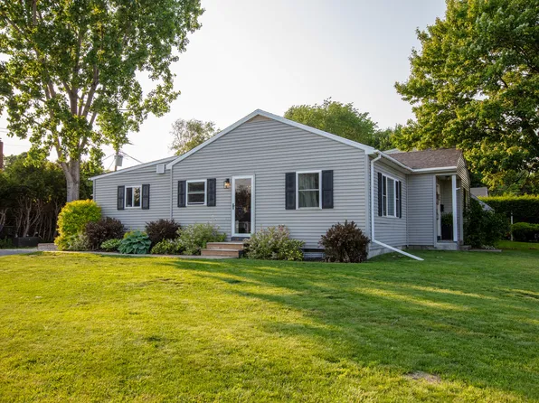 40 Olivetti Pl, Plattsburgh, NY 12901