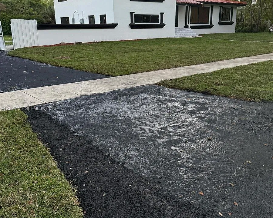 60 NW 143rd St