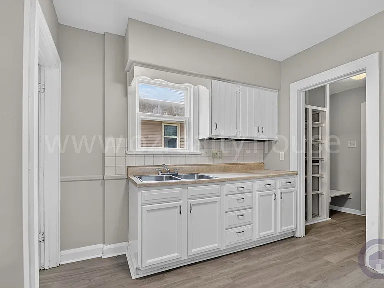 2034 Berkshire Pl — Photo 8