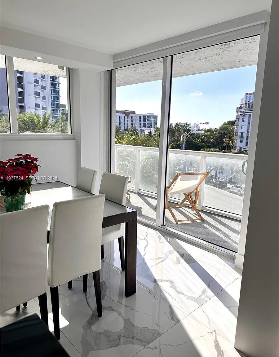 The Royal Club Condo — Photo 2