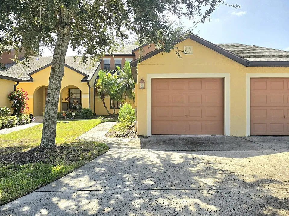 990 Luminary Cir #105