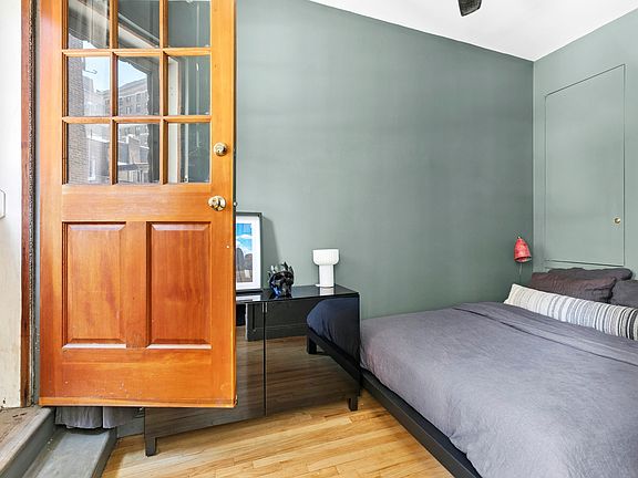 5th image of 346 Lexington Ave APT 3R