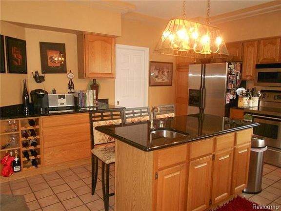 3rd image of 37100 Muirfield Dr