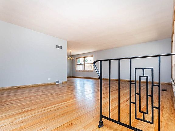 3rd image of 2825 Kensington Ave