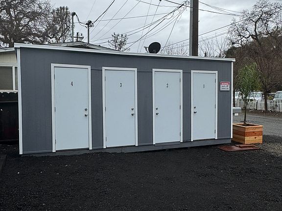 4th image of 140 Short St #1